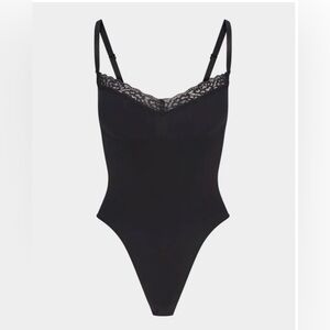 🖤✨ SKIMS Seamless Sculpt Lace Thong Bodysuit | S